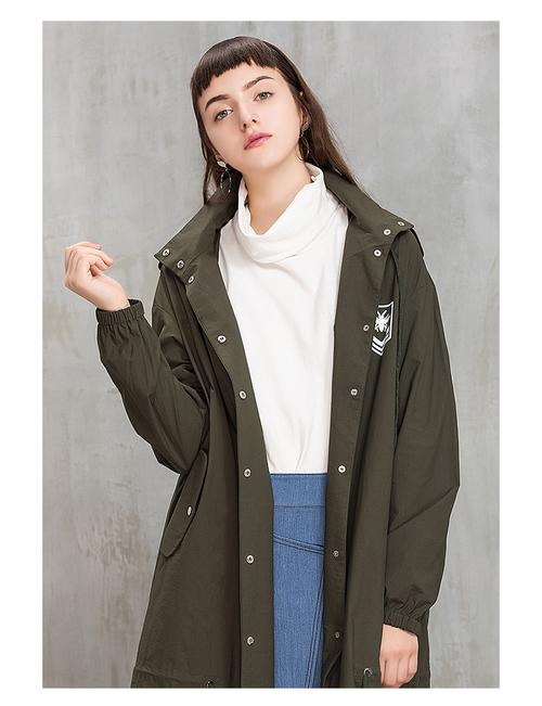 魏妮,公司经营范围包括:服装,鞋帽,箱包,饰品首饰,针纺织品